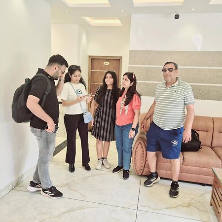 Marina Suites Airport Hotel Kochi エクステリア 写真