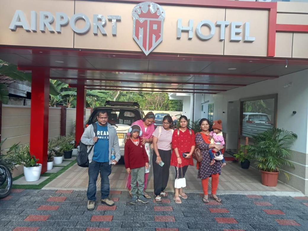 Marina Suites Airport Hotel Kochi エクステリア 写真