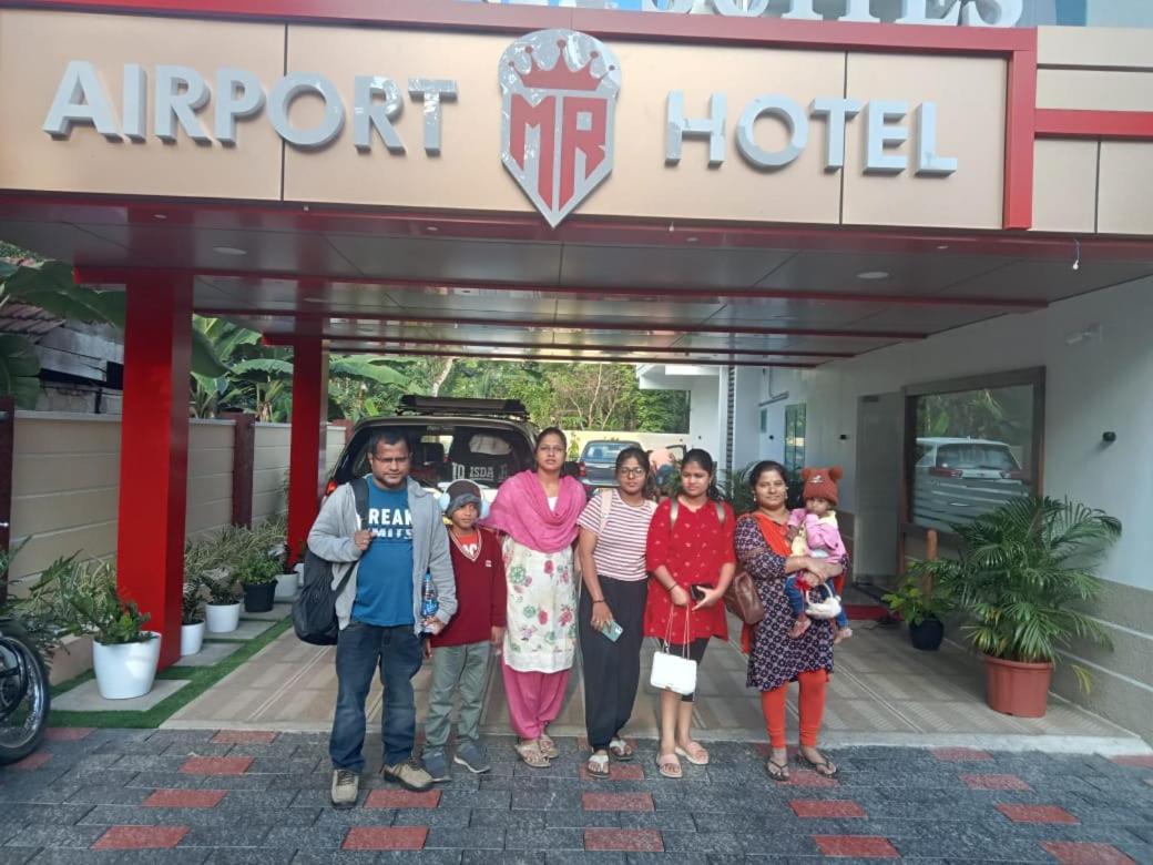 Marina Suites Airport Hotel Kochi エクステリア 写真