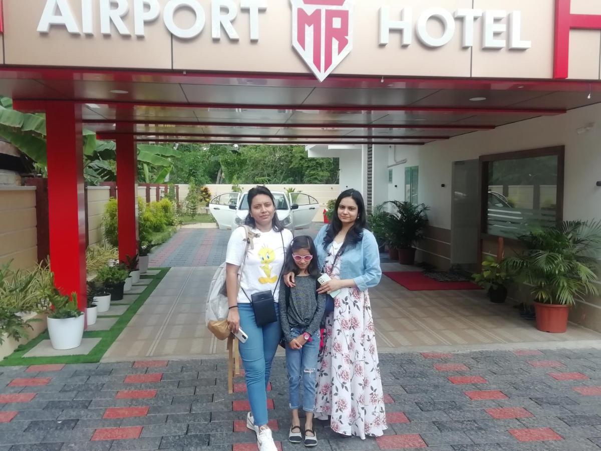 Marina Suites Airport Hotel Kochi エクステリア 写真