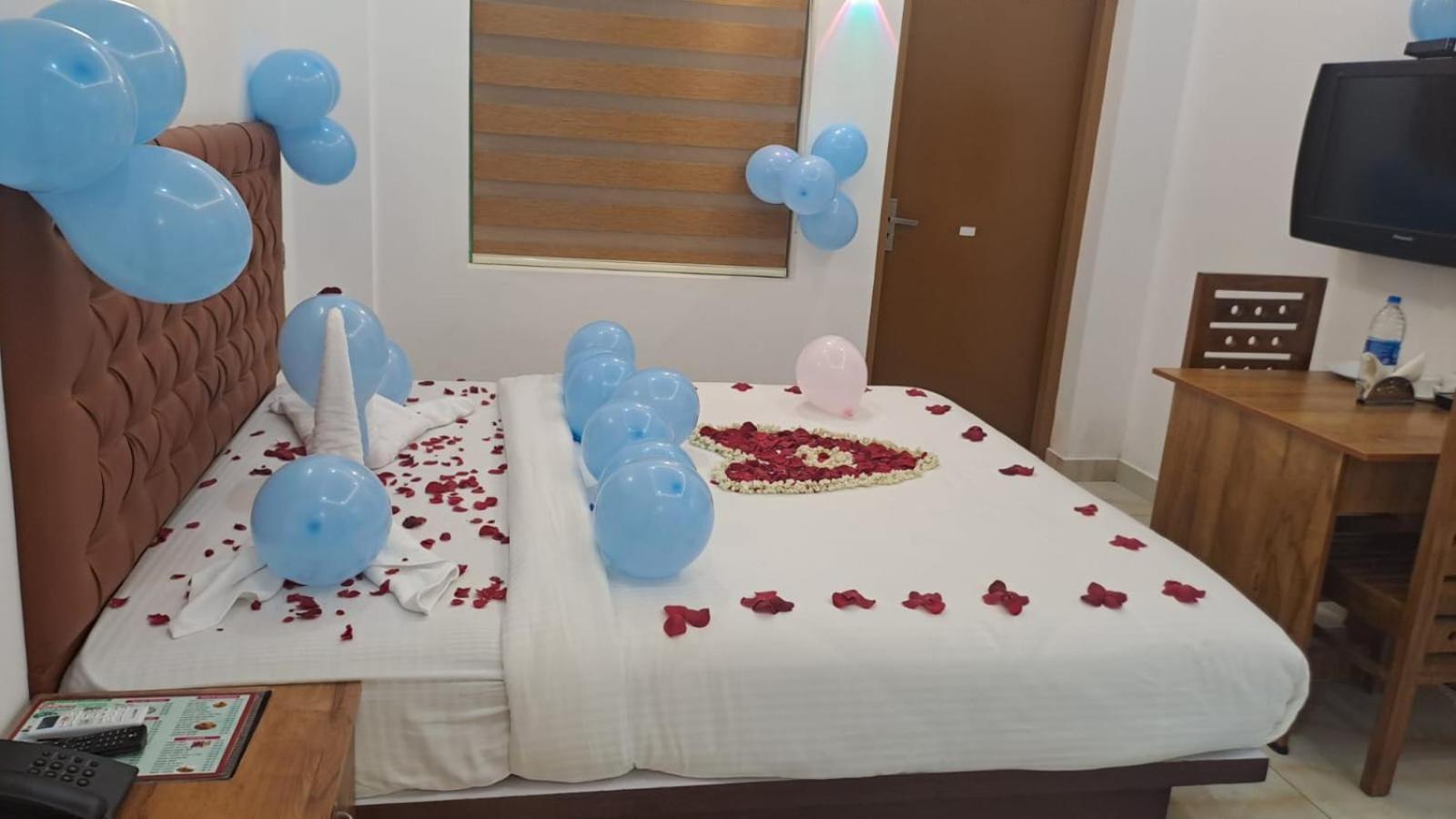 Marina Suites Airport Hotel Kochi エクステリア 写真
