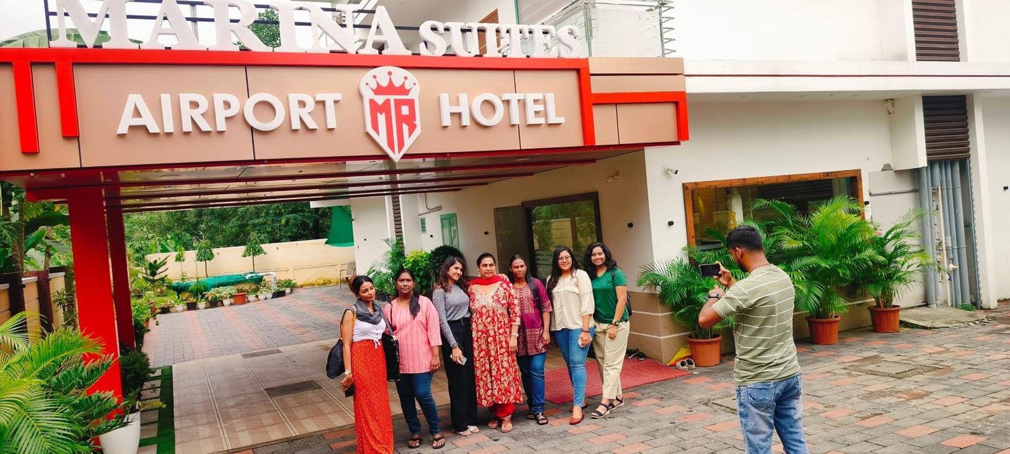 Marina Suites Airport Hotel Kochi エクステリア 写真