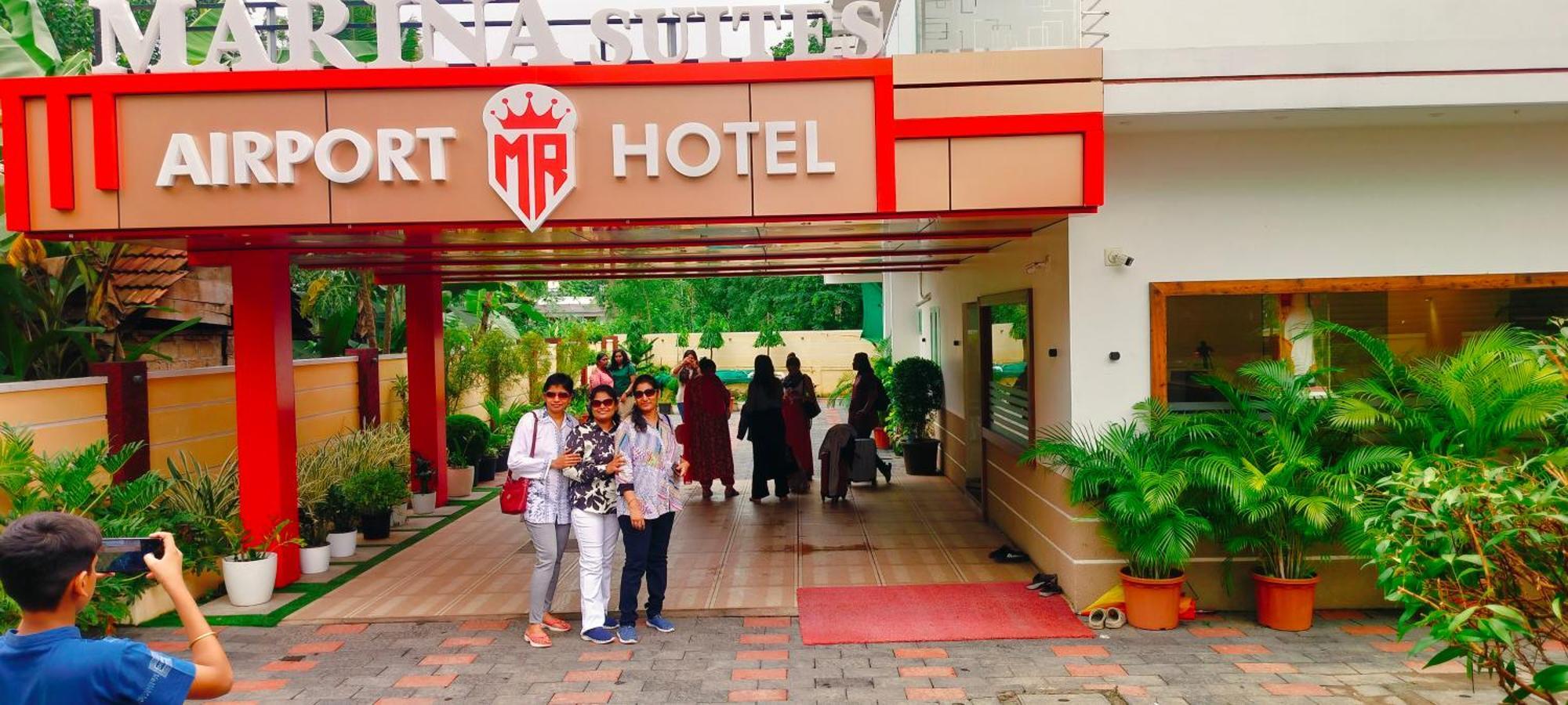 Marina Suites Airport Hotel Kochi エクステリア 写真