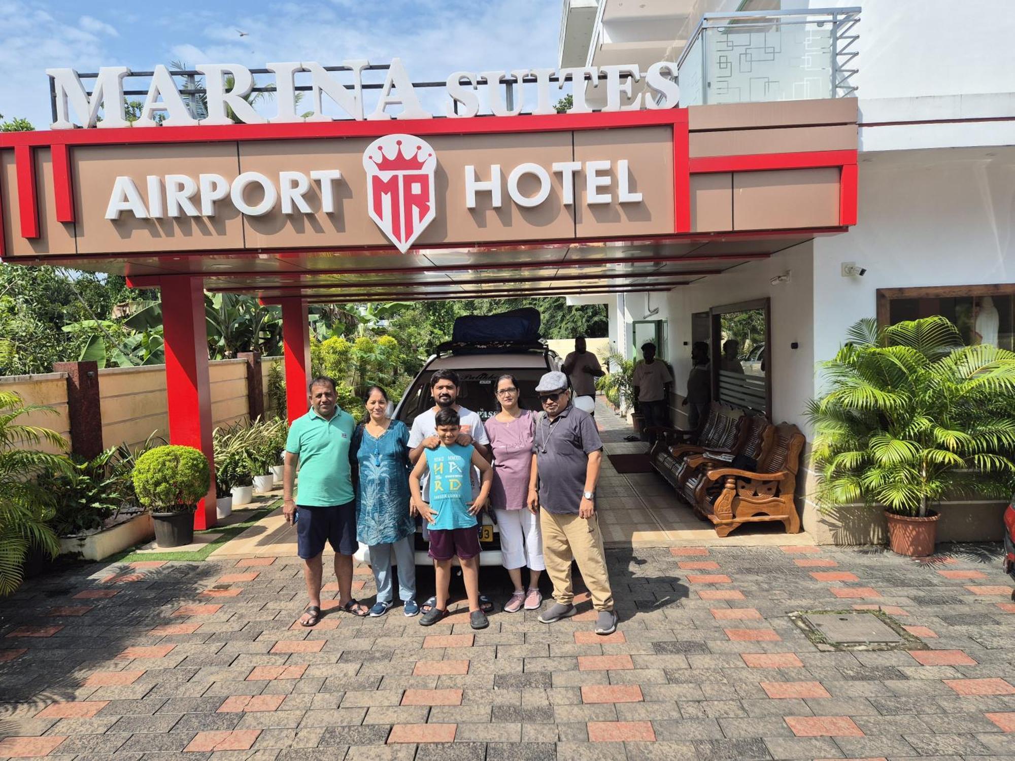 Marina Suites Airport Hotel Kochi エクステリア 写真